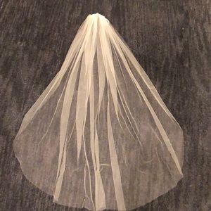 BRAND NEW Fingertip Wedding Veil - Never Worn